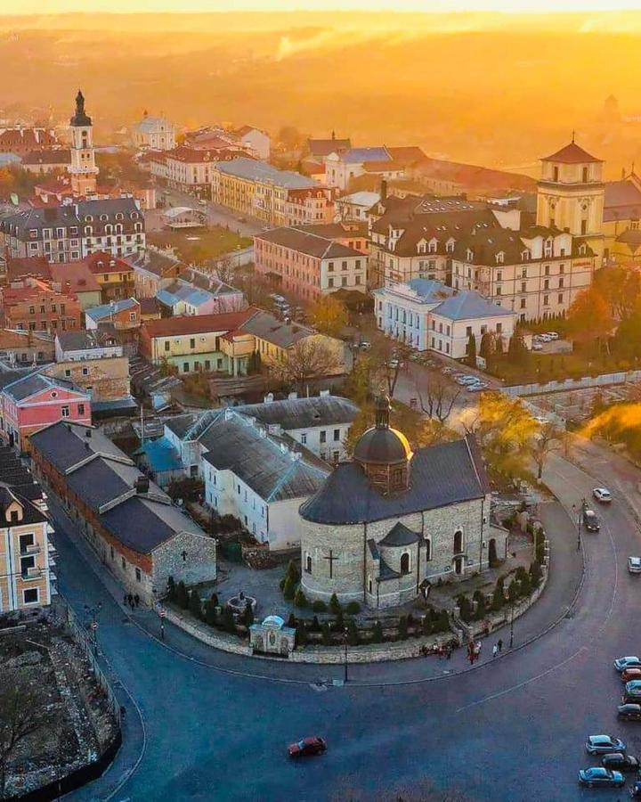 Квартира В Центрі Старого Міста З Окремим Входом Kamjanez-Podilskyj Exterior foto